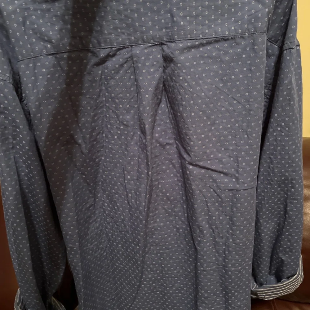 Long sleeve button down - Picture 3 of 3